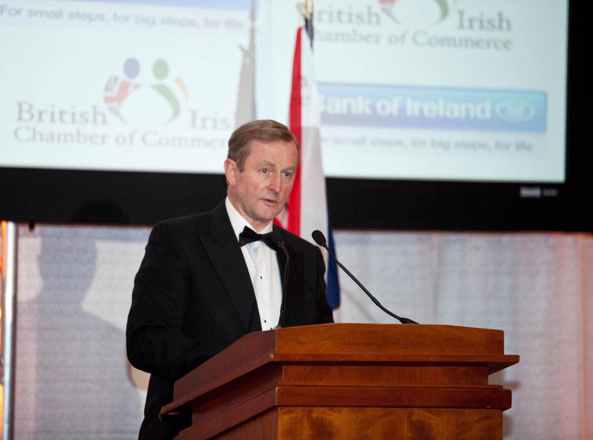 Photographer - Paul Sherwood paul@sherwood.ie 087 230 9096 British Irish Chamber of Commerce, Annual Presidents Dinner, held at the InterContinental Hotel, Dublin, September 2016. AN TAOISEACH ENDA KENNY ADDRESSES BRITISH IRISH CHAMBER OF COMMERCE PRESIDENTÕS DINNER 8th September 2016: Over 400 prominent business leaders from across Britain and Ireland attended the British Irish Chamber of Commerce PresidentÕs Gala Dinner in the InterContinental Hotel, Dublin this evening which was addressed by An Taoiseach Enda Kenny TD. The dinner, which was the first significant business gathering in Ireland since Britain voted to leave the European Union on the 23rd of June, brought together influential figures from across Britain and Ireland from the worlds of business, investment and politics. Pictured at the InterContinental Hotel: An Taoiseach Enda Kenny speaking at the dinner
